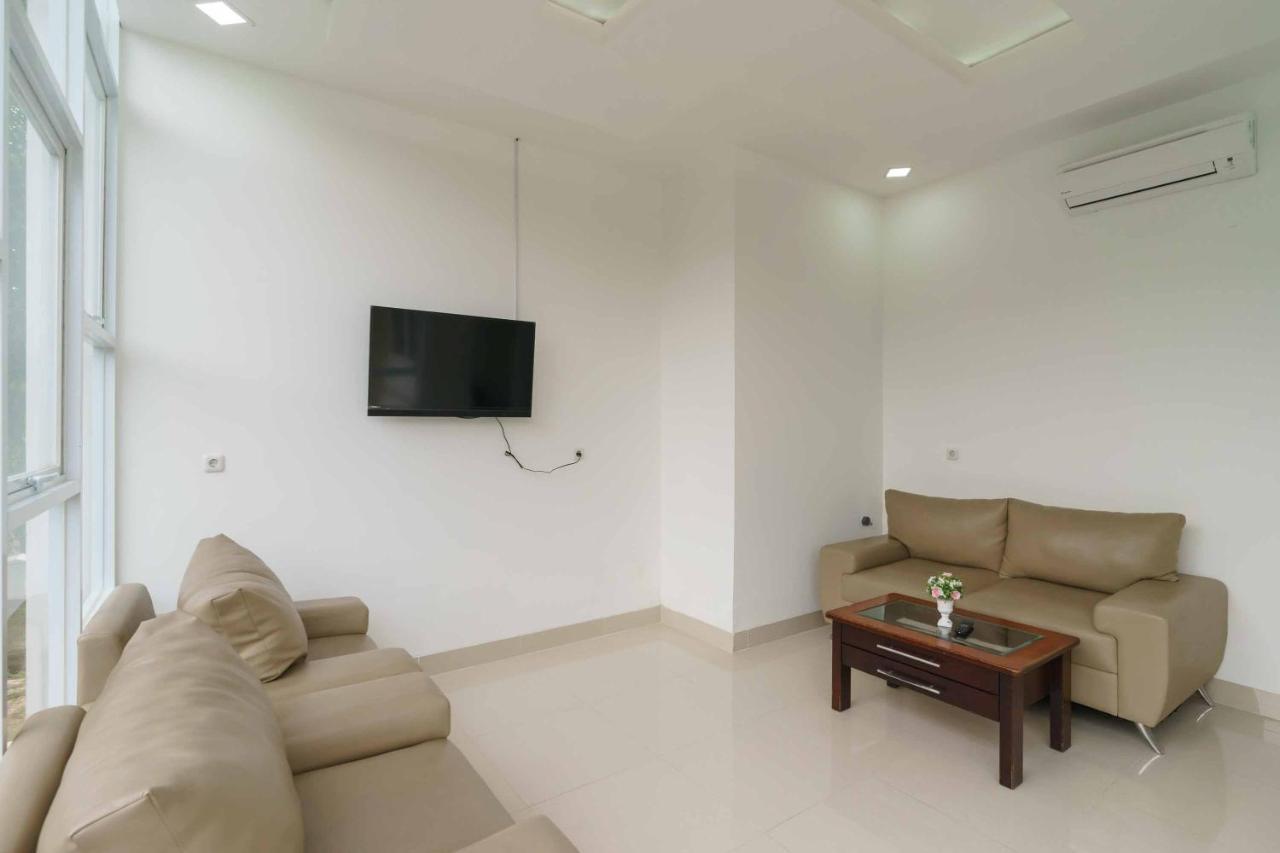 Reddoorz Plus Near Eka Hospital Bsd 5 Dadap Εξωτερικό φωτογραφία